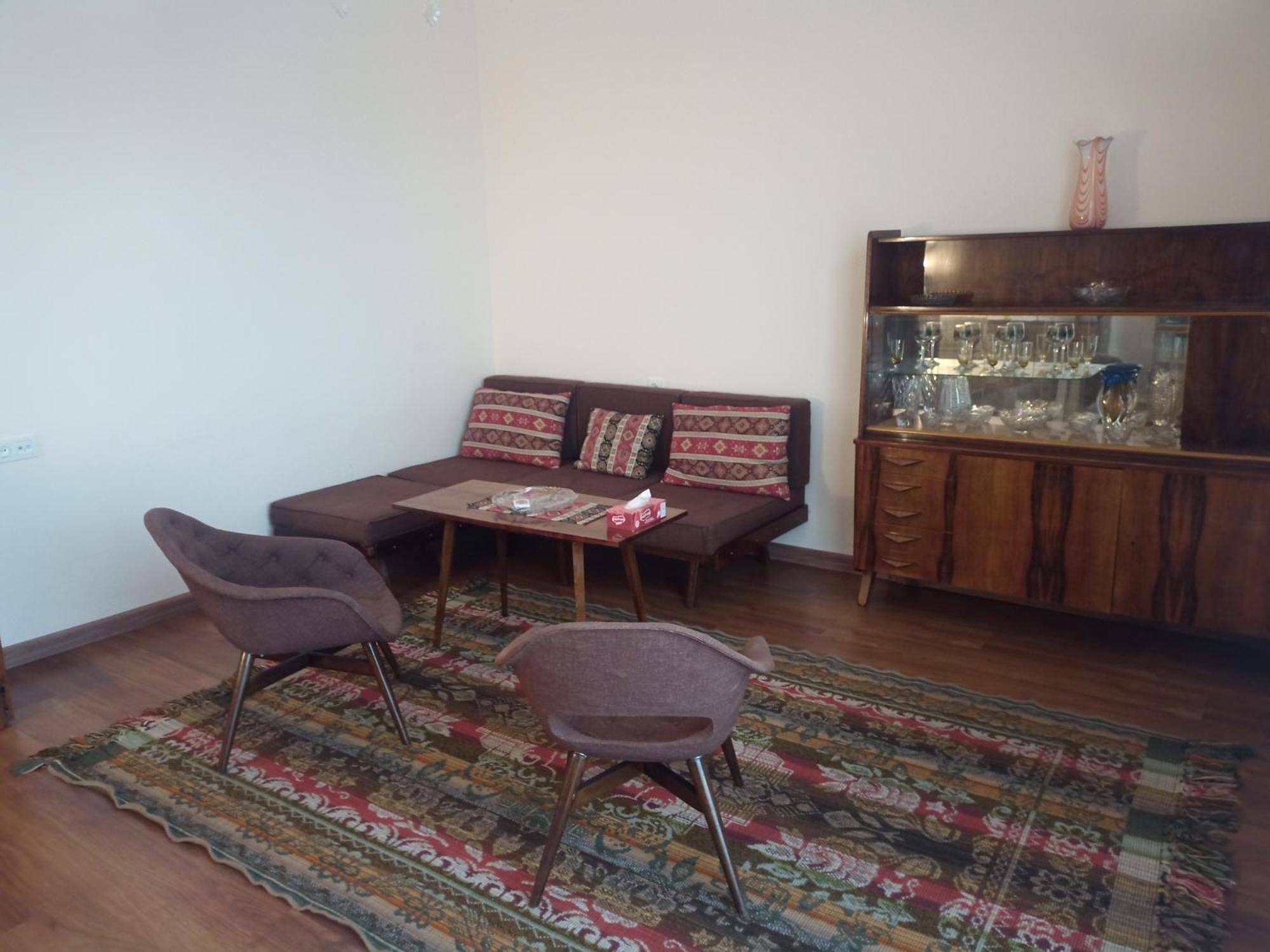 Spacious One Bedroom Apartment In The City Centre Erevan Esterno foto